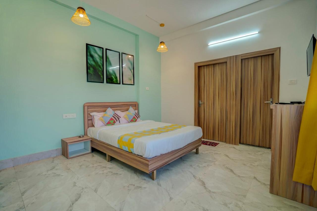 Oyo 79233 Hotel Hive Stays Kochi ภายนอก รูปภาพ